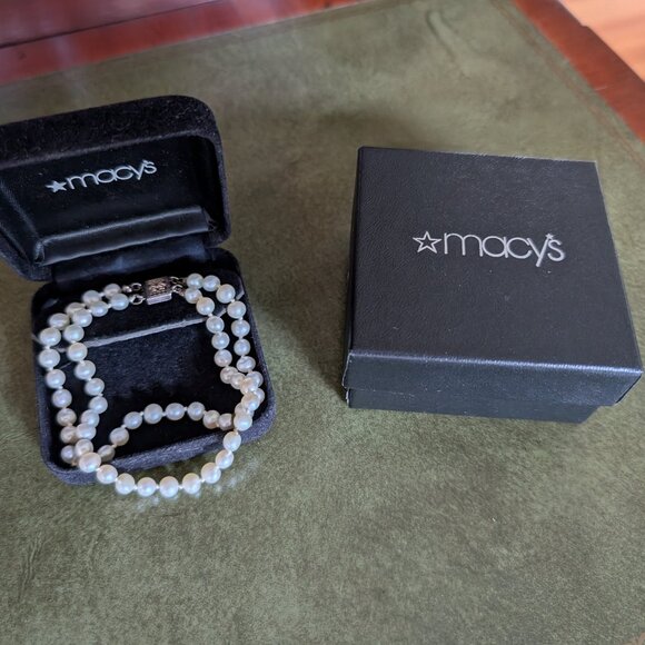 Pearl and Sterling Silver Bracelet - Picture 7 of 8